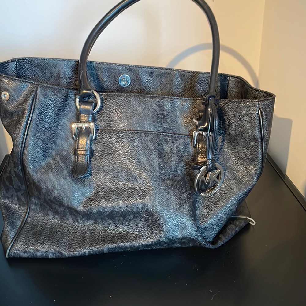 Michael Kors Monogram tote